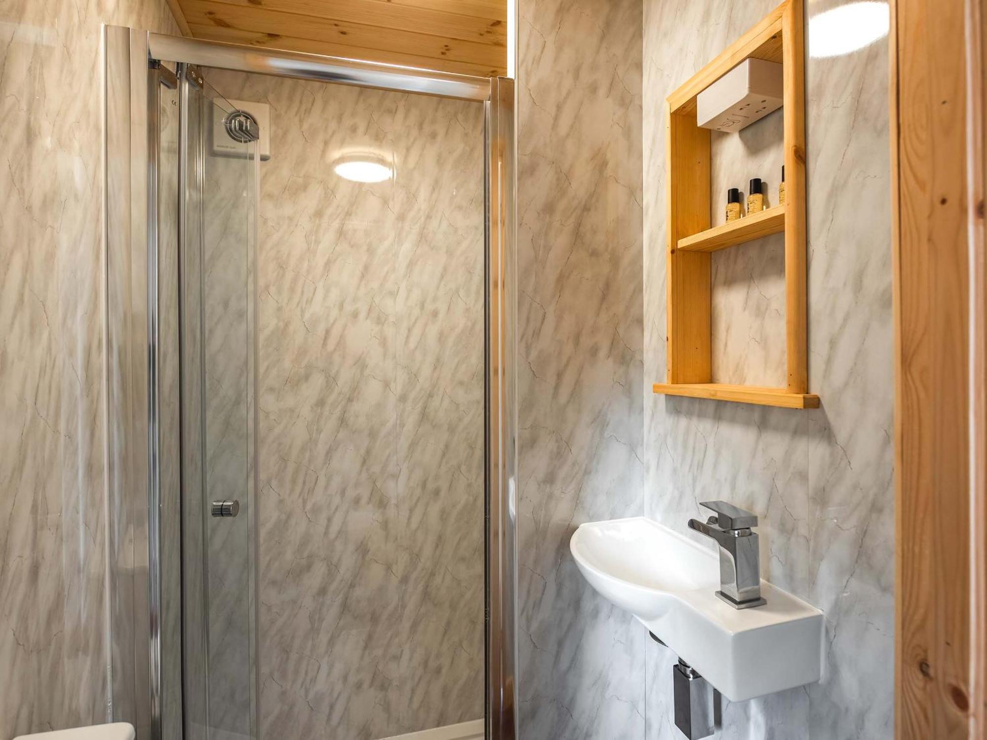 School Lodge Burwarton Екстер'єр фото